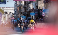 arrival of the stage Albenga - Genoa of the Tour of Italy VIVIANI Elia wins